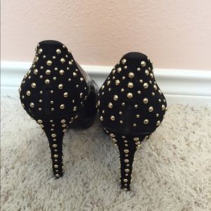 Guess black patent heels